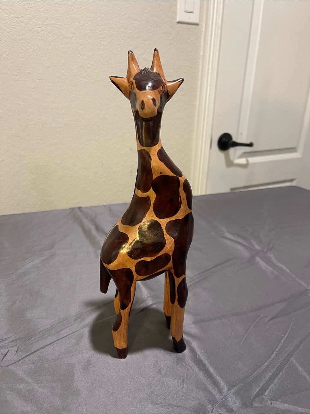 Handcrafted Brown & Tan Wooden Giraffe Sculpture - Decorative Home Art